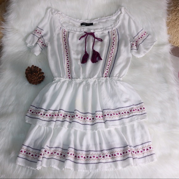 Romeo & Juliet Couture Dresses & Skirts - Romeo + Juliet Couture White Ethnic Dress